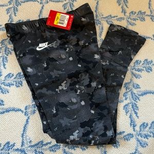 NWT Nike leggings